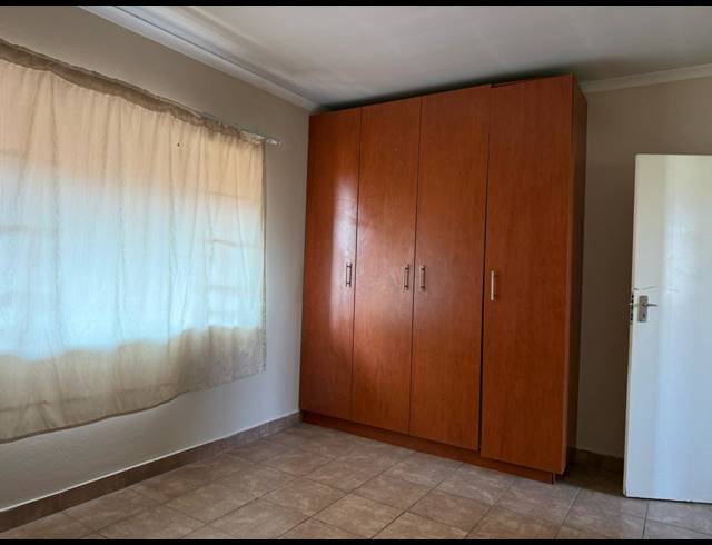 2 BEDROOM APARTMENT FOR SALE IN RUSTENBURG CENTRAL